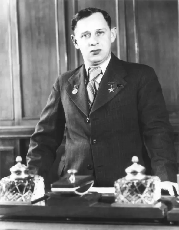 Исаак Зальцман Фото из музея ЧТЗ В Челябинске Зальцмана не станет в 1949м - фото 12
