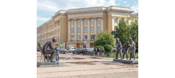 Памятник Л И Гайдаю Ну а мы продолжаем движение по улице Свердлова в - фото 90
