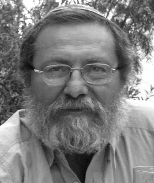 Родился в 1952 году в Москве в 1976 году окончил медикобиологический - фото 5