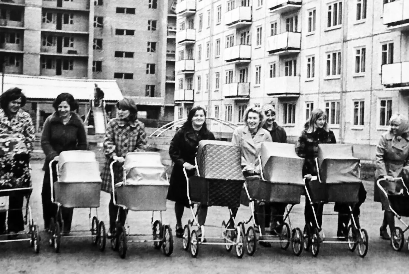 Фото 52 Жизнь зримо улучшалась В 196070е годы жизнь советских людей уже - фото 52