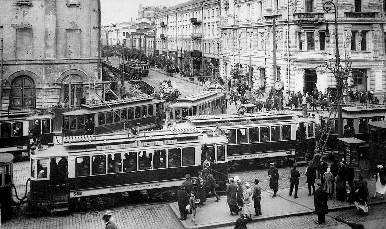 Фото 54 Угадайте где это Правая сторона улицы перестроена а левая цела - фото 54