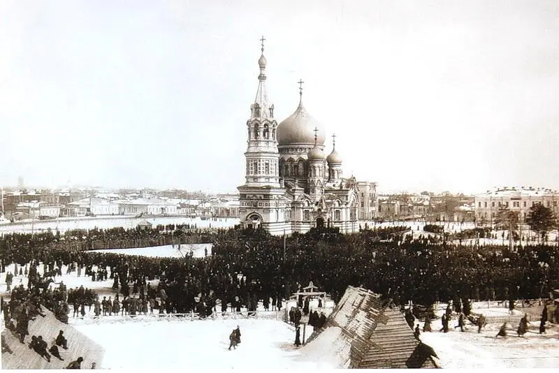Сход на площади у Успенского собора Источник httpsstatehistoryru Не - фото 1