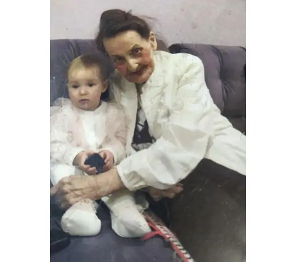 А это я с прапраправнучкой моей бабушки А В Душиной Аленкой Астшовой - фото 23