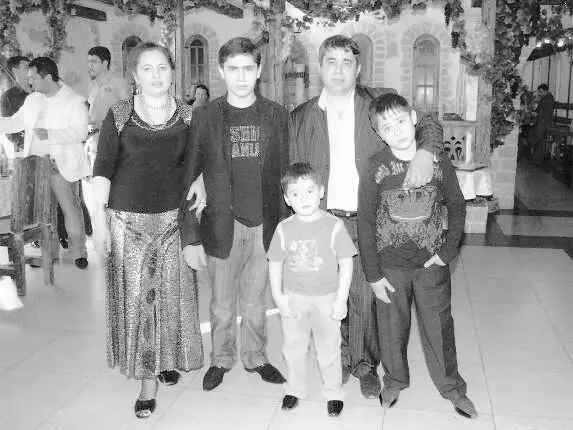 Семья Василия Чеботарёва из вицы милиянеште г Москва 2008 год Из архива - фото 3