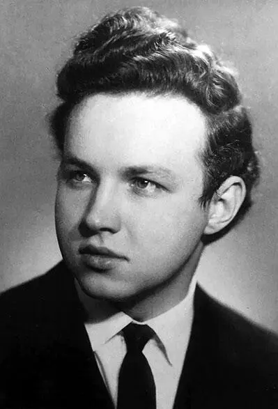 Владимир Гундяев 1960е гг В геологической экспедиции Владимир проработал с - фото 47