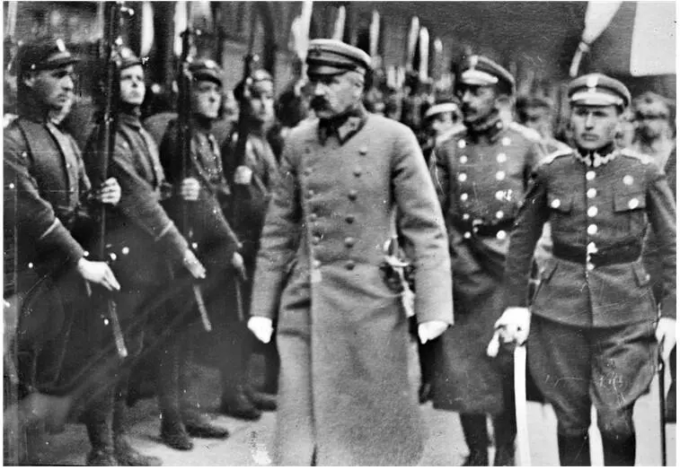 Юзеф Пилсудский в Минске 1919 год 11 Позиции советских историков в - фото 4
