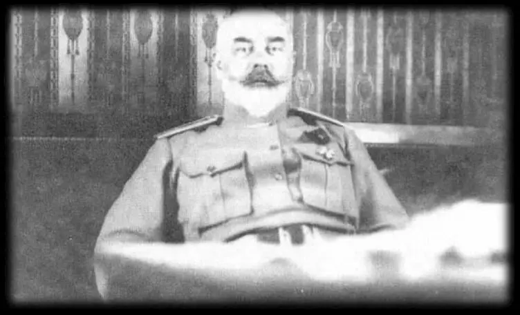 Генерал Антон Деникин Расхождения между генералами стали известны армии и - фото 2