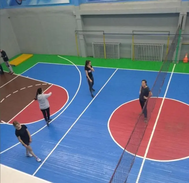 260319 в колледже команда наших мальчиков играла против преподавателей Мы с - фото 39