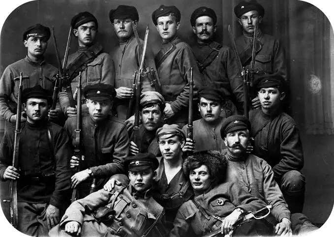 1919 г апрель Бойцы 1го полка Армии Советской Латвии 13 января 1920 года - фото 7