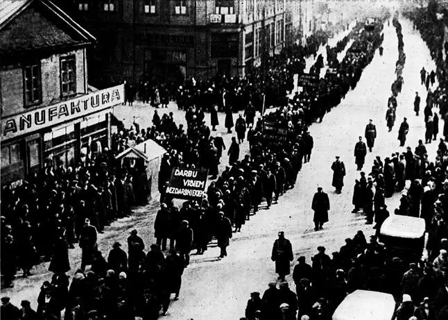 1933 г февраль Демонстрация безработных на улицах Риги На выборах в третий - фото 8