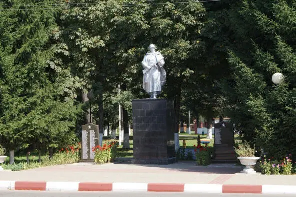 Мстиславль городской парк памятник защитникам Отечества Источник - фото 38