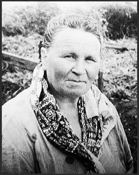Мама Сафонова Мария Тихоновна 19031994 Фото 1961 года И опять брала на - фото 4