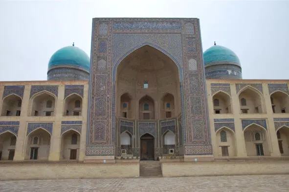 Медресе Mir Arab XVI в Крытая галерея мечети Kalon XVI в - фото 7