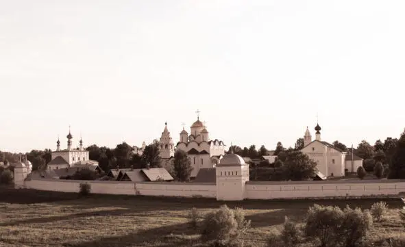 Монастырь закрыли в 1923 году позже в помещениях расположилась военная - фото 8
