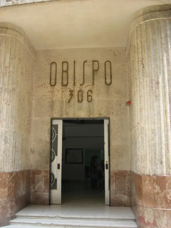 030 Вход в одно из артдекошных зданий на Обиспо Не мудрено что Обиспо сделали - фото 30