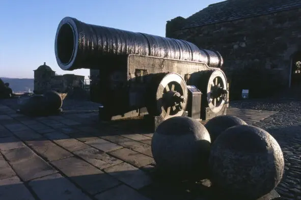 В истории Эдинбургского замка есть забавный эпизод связанный с несостоявшимся - фото 8