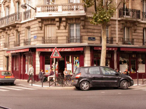 Le Bistrot dAndré на углу улиц Leblanc и Saint Charles Бистро названо не в - фото 2