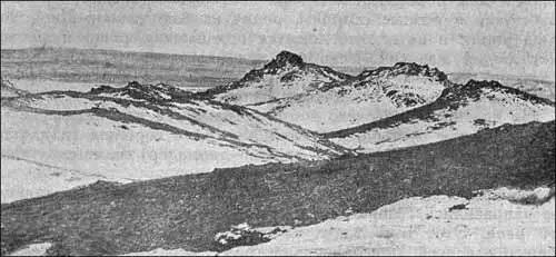 Рис 75 Холмы цепи Дзолин в Центр Монголии Монголы нанимавшиеся в - фото 72