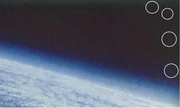 Но с этой знаменитой фотографией не все так однозначно На увеличенном - фото 11