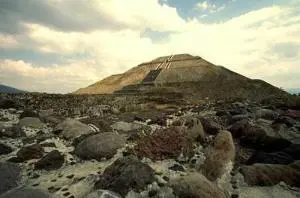 Пирамида Солнца самая крупная пирамида Теотиуакана Покоряя какоелибо - фото 80