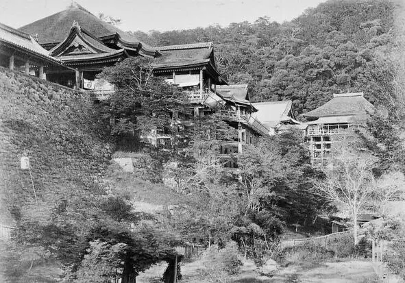 Вид в Киото XIX век Однако в середине XIX века в 1864 году Киото сильно - фото 34