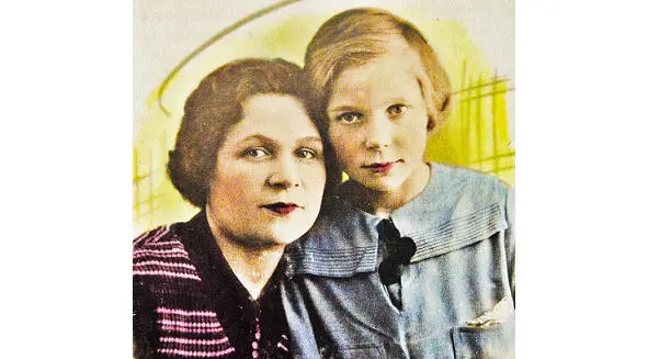 Фото 1941 г Казань Осенью 1945 года за женой и дочкой приехал папа Успешно - фото 7