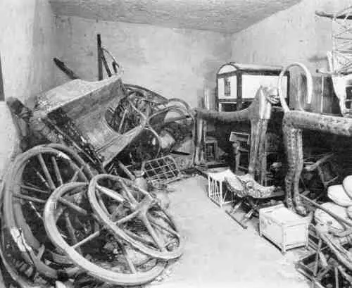 рис1937 На рис1937 показана одна из камер в погребальном склепе - фото 171