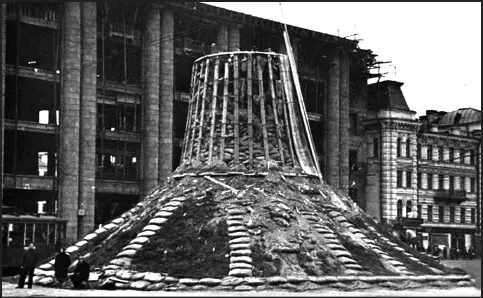 Улица Комсомола д 41 Вероятно августсентябрь 1941 г Здание универмага - фото 28