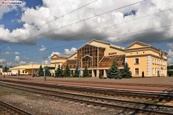 Вокзал со стороны платформ станция Жлобин 27052016 Автор olegBY - фото 11