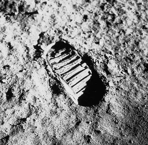 Отпечатки ноги на Луне без всяких сомнений сделаны во влажном грунте - фото 5