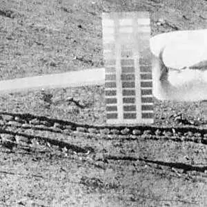 Рисунок 70 фотография следов Лунохода взятая с сайта Отдела исследований - фото 70