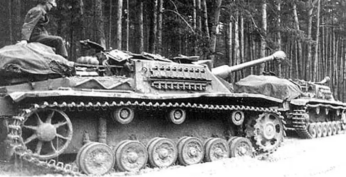 Штурмгешутц Stug III Артиллерия усиления 18й армии была представлена - фото 21