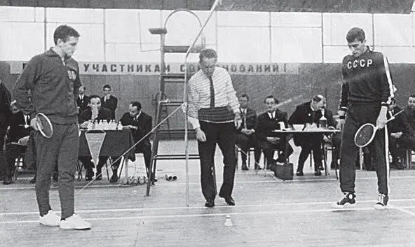 Перший міжнародний матч збірної СРСР СРСР НДР Москва 1967 Праворуч - фото 20