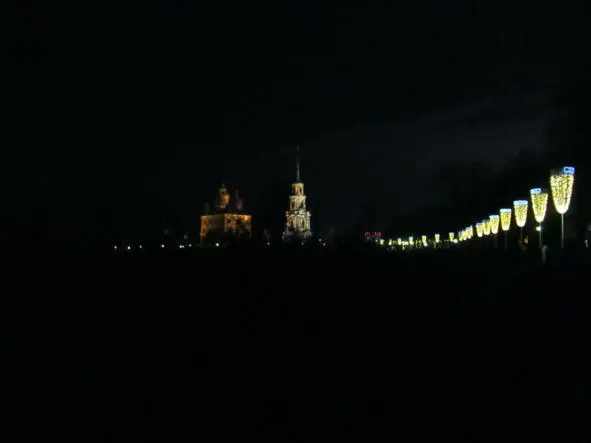 Прогуливаясь по Почтовой улице посмотрела на небо и - фото 7
