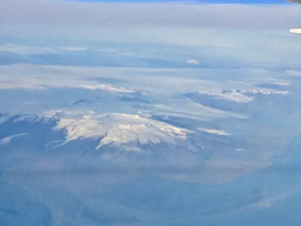 Вид из иллюминатора на ледник Vatnajökull Фото автора Вид из иллюминатора на - фото 1