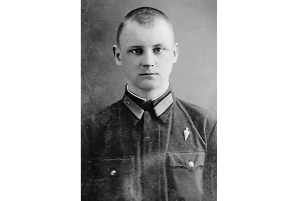 Юный Михаил Одинцов К концу войны когда Миша Одинцов появился на нашей - фото 11