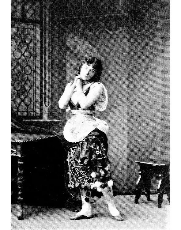 Вирджиния Цукки в роли Эсмеральды 18861888 А вот что писал Театральный - фото 16