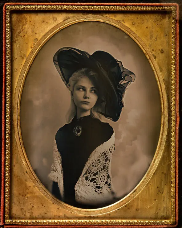 Автопортрет Виктории Кинэвард в винтажном стиле Военная поэзия Виктории - фото 6