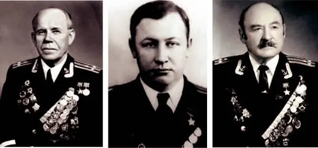 Герой Советского Союза Л Миронов Слева Герой Советского Союза П - фото 71