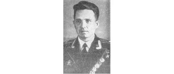Герой Советского Союза А МНемчинов помощнику командира взвода 188го - фото 62