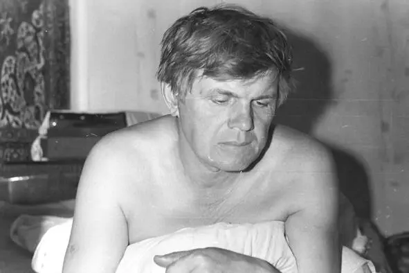 Папа перед сном читает книгу 1986 год Милый папа ты подвигнул меня и всех нас - фото 81