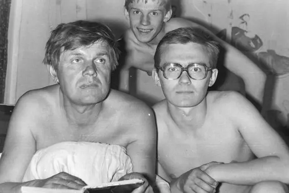 И снова на камере установлен автоспуск 1986 год Но мама вернется Она ведь в - фото 83