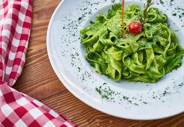 Лигурия славится известным итальянским соусом pesto alla genovese который - фото 45