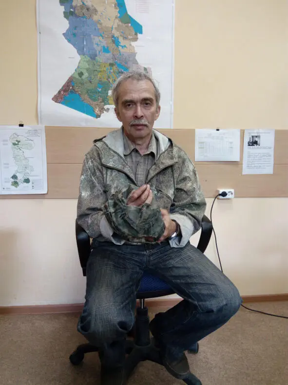 У Володи кепка прохудилась В этом году наша бригада едет в лес в составе трёх - фото 36
