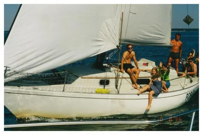 ЯхтаMorgan 50 1984 года выглядела крепким для ее лет судном но уставшим от - фото 10