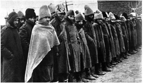 Пленные румыны захваченные в ходе операции Уран в ноябре 1942 г Операции - фото 3
