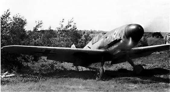Немецкий истребитель ВП09 перед взлетом Эти самолеты были серьезным и опасным - фото 4