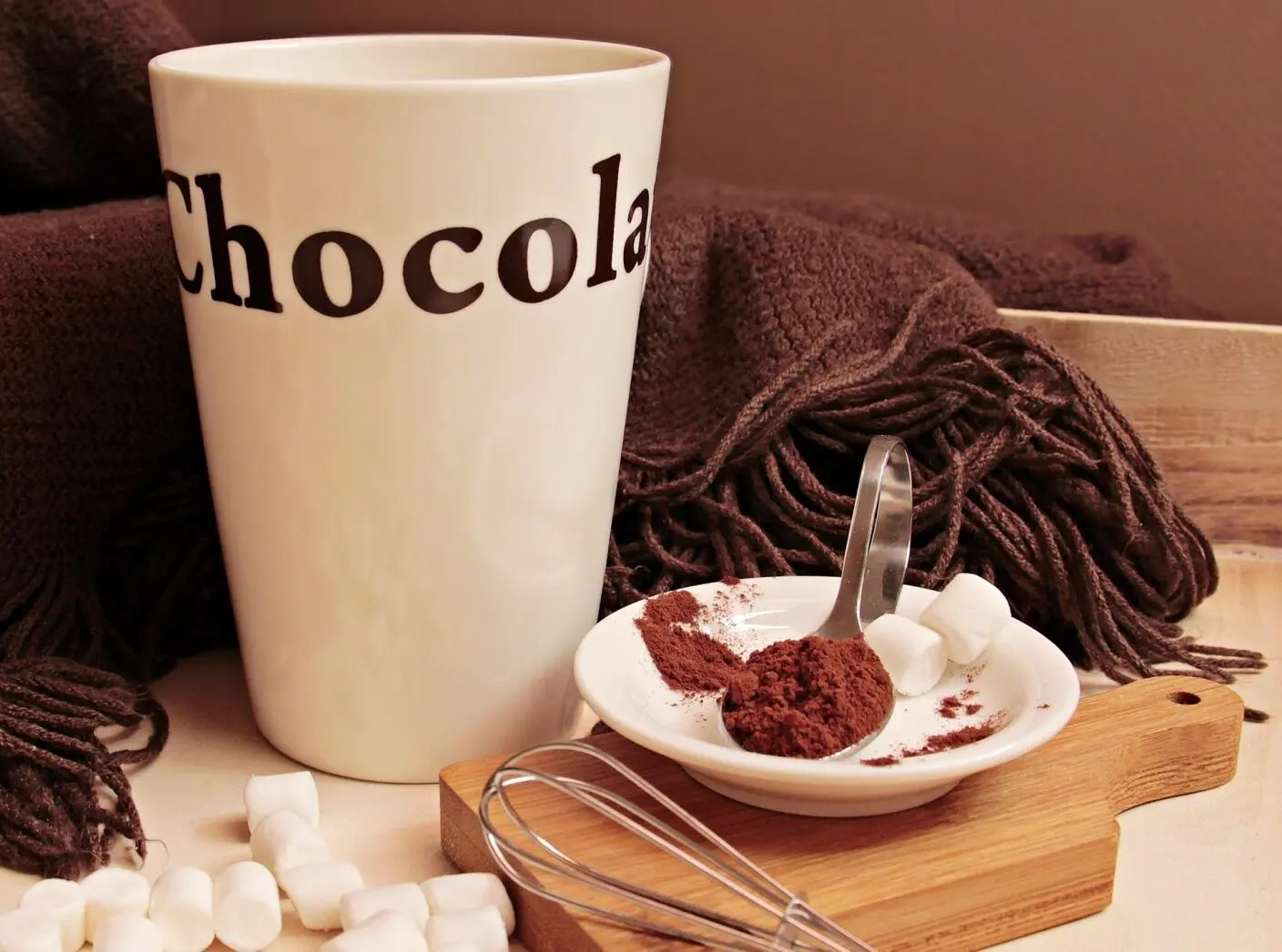 Изначально шоколад употребляли в пищу именно в виде горячего напитка задолго - фото 4