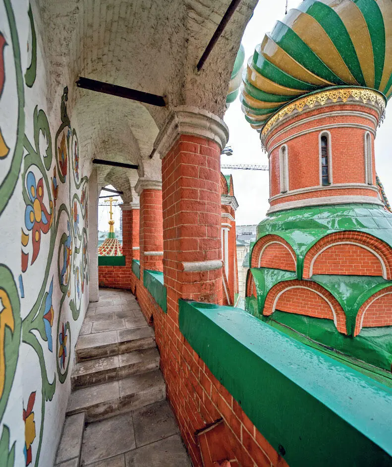 В центральной церкви собора в шатре сохранилась фресковая роспись и - фото 10