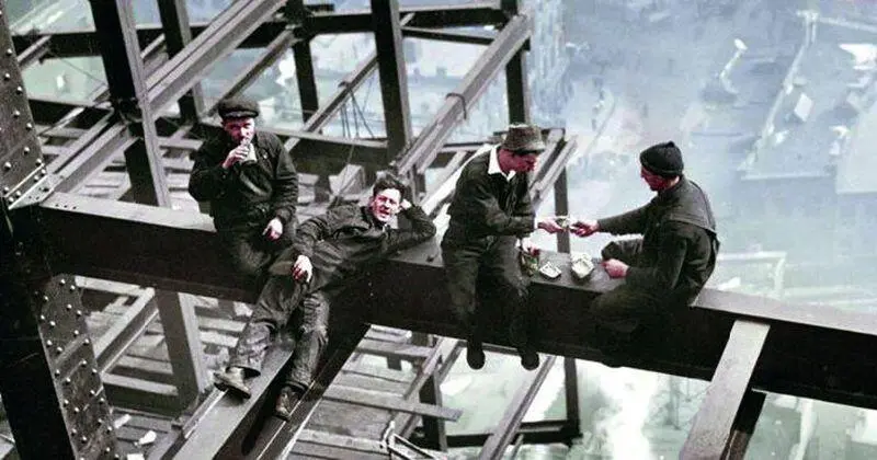 Незадолго до окончания рабочего дня к Степану подошёл высокий парень в робе - фото 5